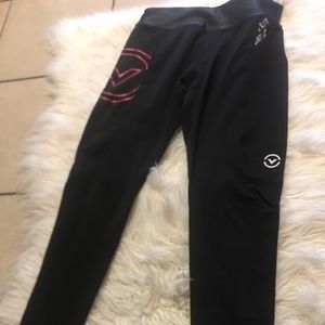 Virus Leggings XS